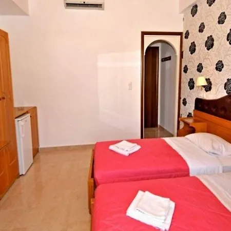 Yannis Panzió 3*
