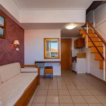 Yannis Bed & Breakfast 3*